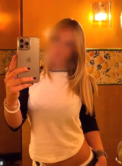 Bettina, 29