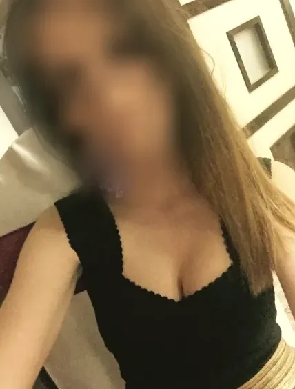 Corinna, 32