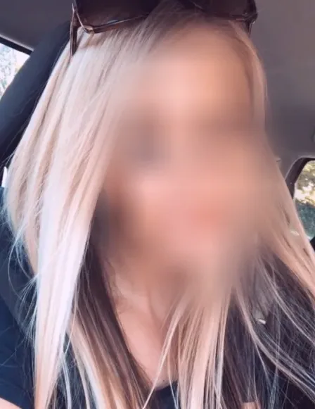Fiona, 35
