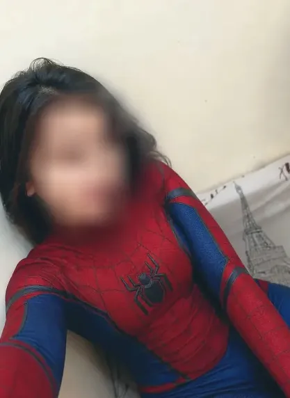 Hanna, 25