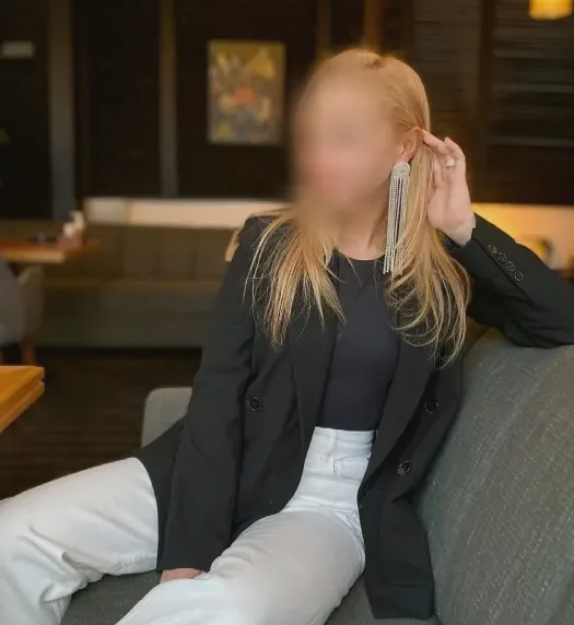 Helena, 32
