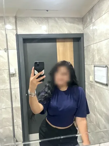 Ingrid, 20