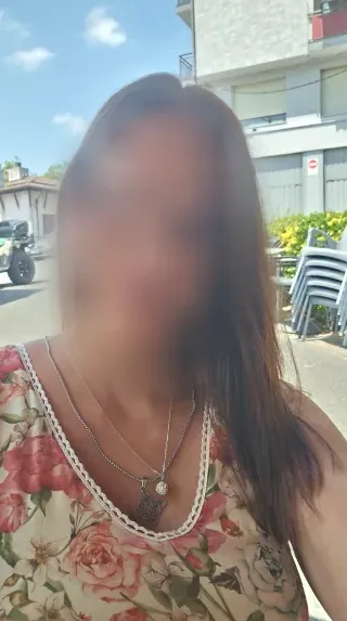 Ivana, 39