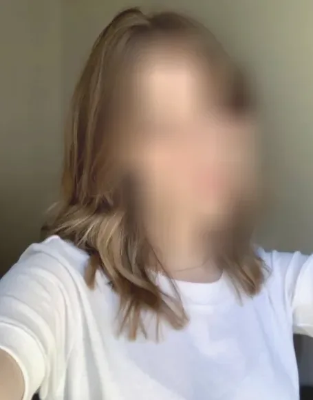 Jasmin, 28