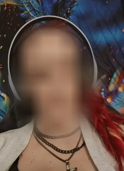 Julia, 36