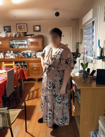 Leonie, 22