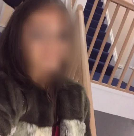 Nina, 21
