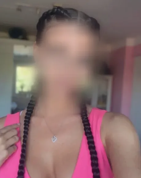 Sina, 29