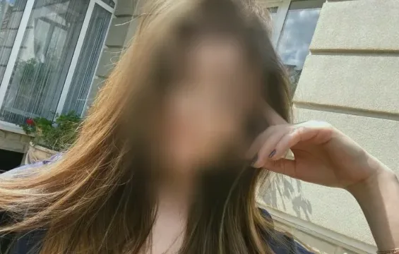 Theresa, 19
